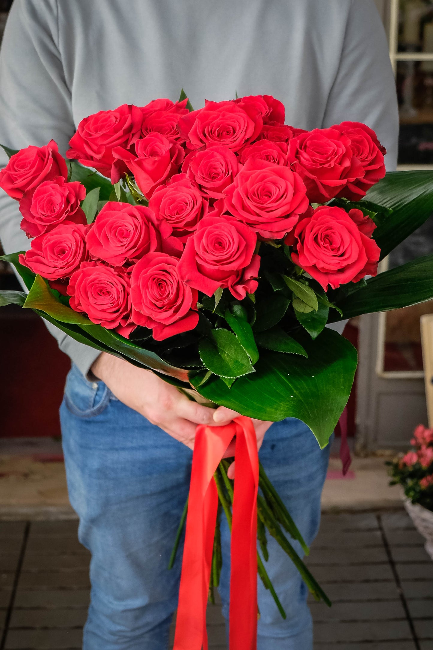 Mazzo di rose rosse a gambo lungo. - Fiorista Il Seme Como - Consegna Fiori  a Como